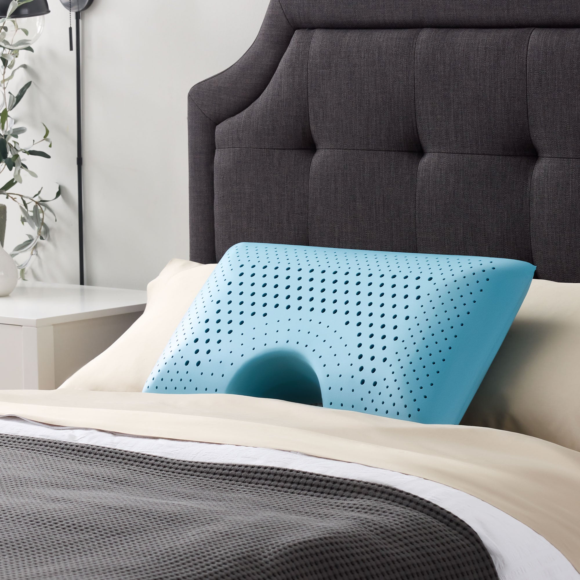 Shoulder Zoned Dough® Pillow